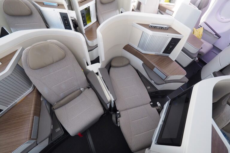 Volando en clase Business a bordo del primer Airbus A330neo del mundo