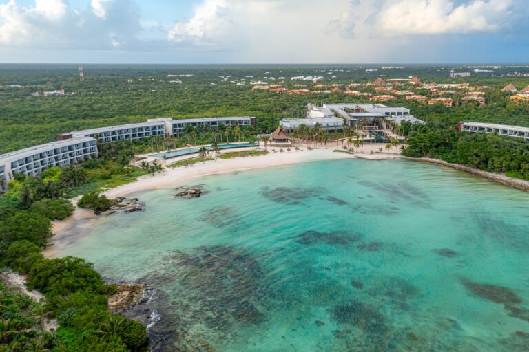 9 nuevos resorts en el Caribe, desde Barbados hasta Belice, que debes visitar