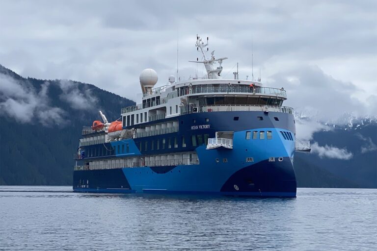 Ocean Victory: cómo este nuevo y pequeño barco cambia las reglas del juego para los cruceros por Alaska
