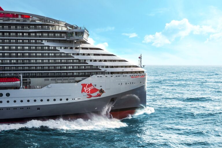 Guía de destinos de cruceros de Virgin Voyages: los 5 mejores itinerarios de la línea