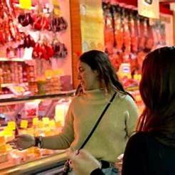 gastronomía local dentro de una guía para viajar a España